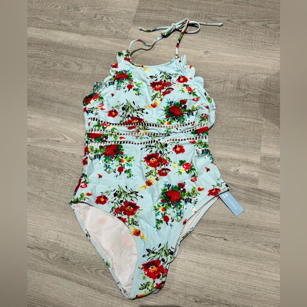 NWT CUPSHE Swim Suit Size Medium